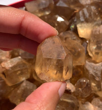 Charger l'image dans la galerie, Citrine brut 94