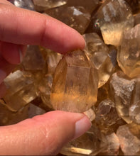 Charger l'image dans la galerie, VENDU Citrine brut 99
