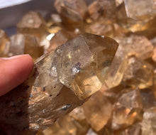 Charger l'image dans la galerie, Citrine brut 30