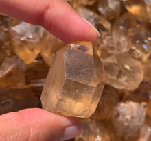 Charger l'image dans la galerie, Citrine brut 84
