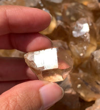 Charger l'image dans la galerie, VENDU Citrine brut 57