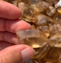 Charger l'image dans la galerie, Citrine brut 86