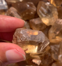 Charger l'image dans la galerie, Citrine brut 98