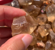 Charger l'image dans la galerie, Citrine brut 90