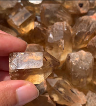 Charger l'image dans la galerie, VENDU Citrine brut 56
