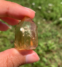 Charger l'image dans la galerie, VENDU Citrine brut 56