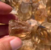 Charger l'image dans la galerie, Citrine brut 104