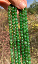 Charger l'image dans la galerie, Perles en jade néphrite vert