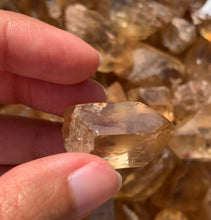 Charger l'image dans la galerie, Citrine brut 86