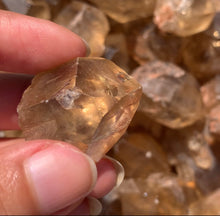 Charger l'image dans la galerie, Citrine brut 68