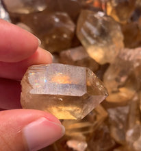 Charger l'image dans la galerie, Citrine brut 98