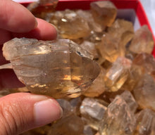 Charger l'image dans la galerie, Réservé Citrine brut 58