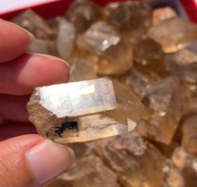 Charger l'image dans la galerie, Citrine brut 74