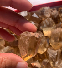 Charger l'image dans la galerie, VENDU Citrine brut 99