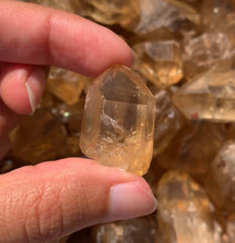 Charger l'image dans la galerie, Citrine brut 86