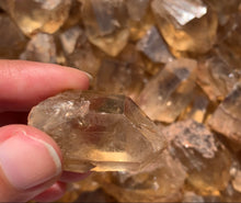 Charger l'image dans la galerie, Citrine brut 76