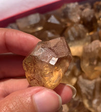 Charger l'image dans la galerie, VENDU Citrine brut 99