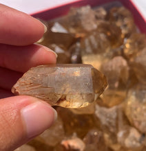 Charger l'image dans la galerie, Citrine brut 95
