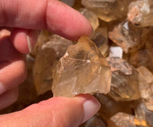 Charger l'image dans la galerie, Citrine brut 69