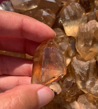 Charger l'image dans la galerie, VENDU Citrine brut 99