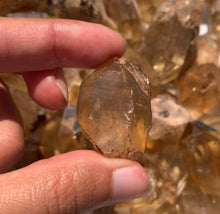 Charger l'image dans la galerie, Citrine brut 102