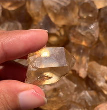 Charger l'image dans la galerie, Citrine brut 82