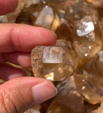 Charger l'image dans la galerie, VENDU Citrine brut 57