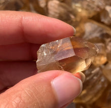 Charger l'image dans la galerie, Citrine brut 86