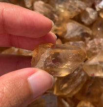 Charger l'image dans la galerie, Citrine brut 86