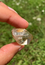 Charger l'image dans la galerie, VENDU Citrine brut 57