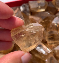 Charger l'image dans la galerie, Citrine brut 87
