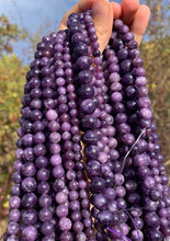 Charger l'image dans la galerie, Perles en lépidolite entre 6 et 10mm
