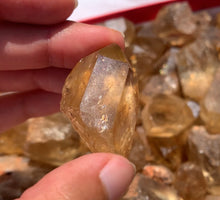 Charger l'image dans la galerie, Citrine brut 89