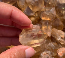 Charger l'image dans la galerie, Citrine brut 83
