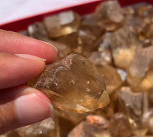 Charger l'image dans la galerie, Citrine brut 89