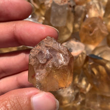 Charger l'image dans la galerie, Citrine brut 104