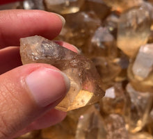 Charger l'image dans la galerie, Citrine brut 89