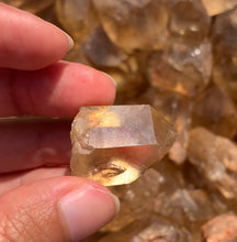 Charger l'image dans la galerie, Citrine brut 82