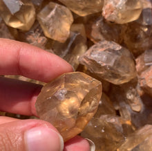 Charger l'image dans la galerie, Citrine brut 68