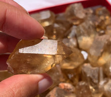 Charger l'image dans la galerie, Citrine brut 89