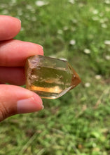 Charger l'image dans la galerie, VENDU Citrine brut 56
