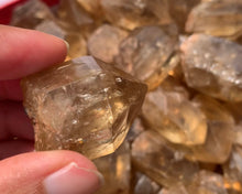 Charger l'image dans la galerie, Citrine brut 60