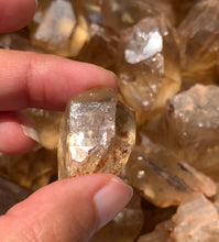 Charger l'image dans la galerie, VENDU Citrine brut 57