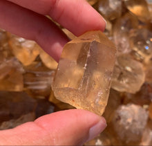 Charger l'image dans la galerie, Citrine brut 84