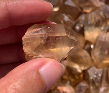 Charger l'image dans la galerie, Citrine brut 93