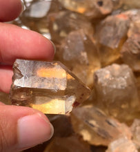 Charger l'image dans la galerie, VENDU Citrine brut 56