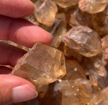 Charger l'image dans la galerie, Citrine brut 68