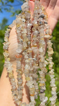 Charger l'image dans la galerie, Perles en quartz rutile, forme chips