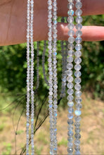 Charger l'image dans la galerie, Perles en labradorite facettée entre 2 et 4mm