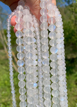 Charger l'image dans la galerie, Perles en labradorite blanche entre 4 et 8mm LBQ